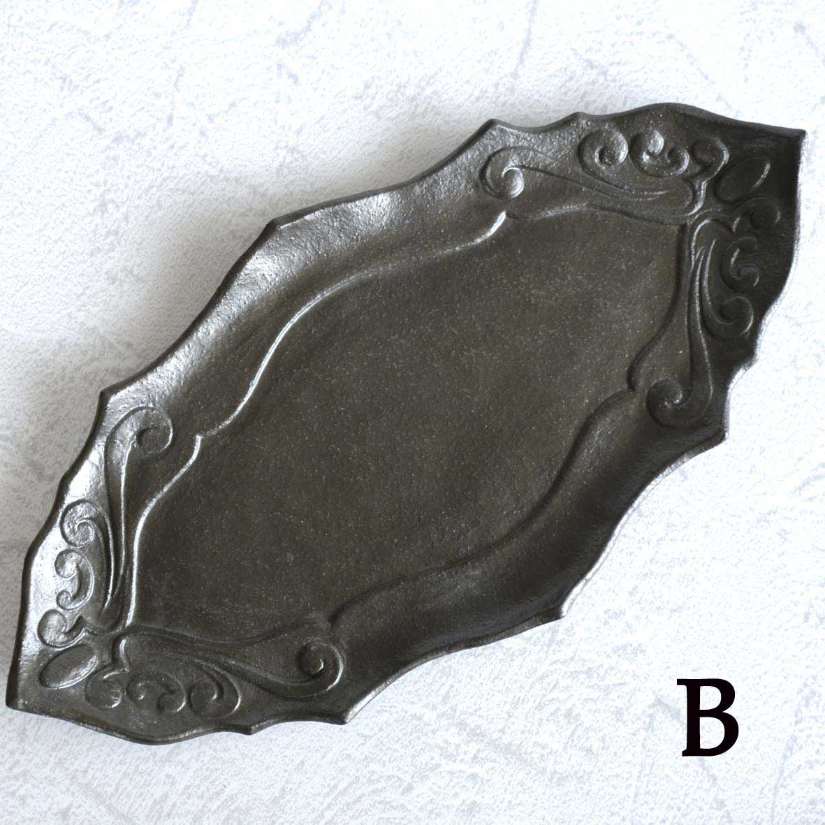 アラベスク文長皿の画像