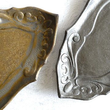 アラベスク文長皿の画像