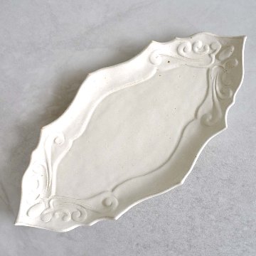アラベスク文長皿の画像
