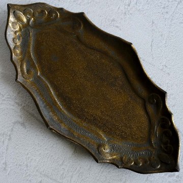 アラベスク文長皿の画像