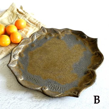 オリーブ文フリル平皿の画像