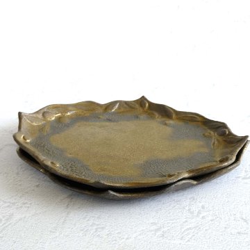 オリーブ文フリル平皿の画像