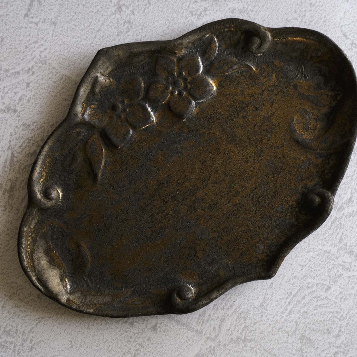 ｸﾘｽﾏｽﾛｰｽﾞ文小皿の画像