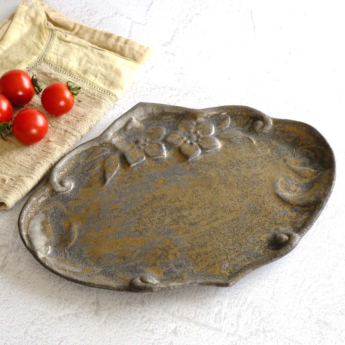 ｸﾘｽﾏｽﾛｰｽﾞ文小皿の画像