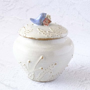 小鳥とお花の壺の画像