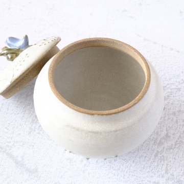 小鳥とお花の壺の画像