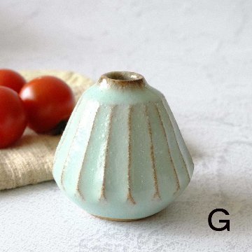 野の花一輪挿しの画像