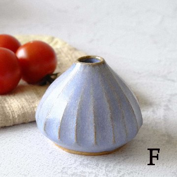 野の花一輪挿しの画像