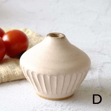 野の花一輪挿しの画像