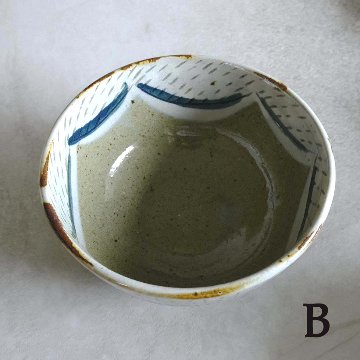 小さなどんぶり（柄あり）の画像