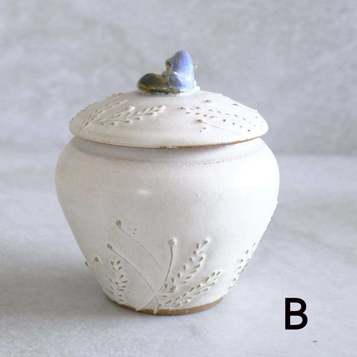 小鳥とお花の壺の画像