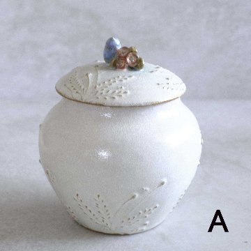 小鳥とお花の壺の画像