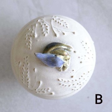 小鳥とお花の壺の画像