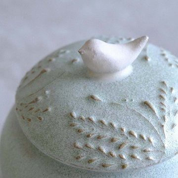 小鳥の壺の画像