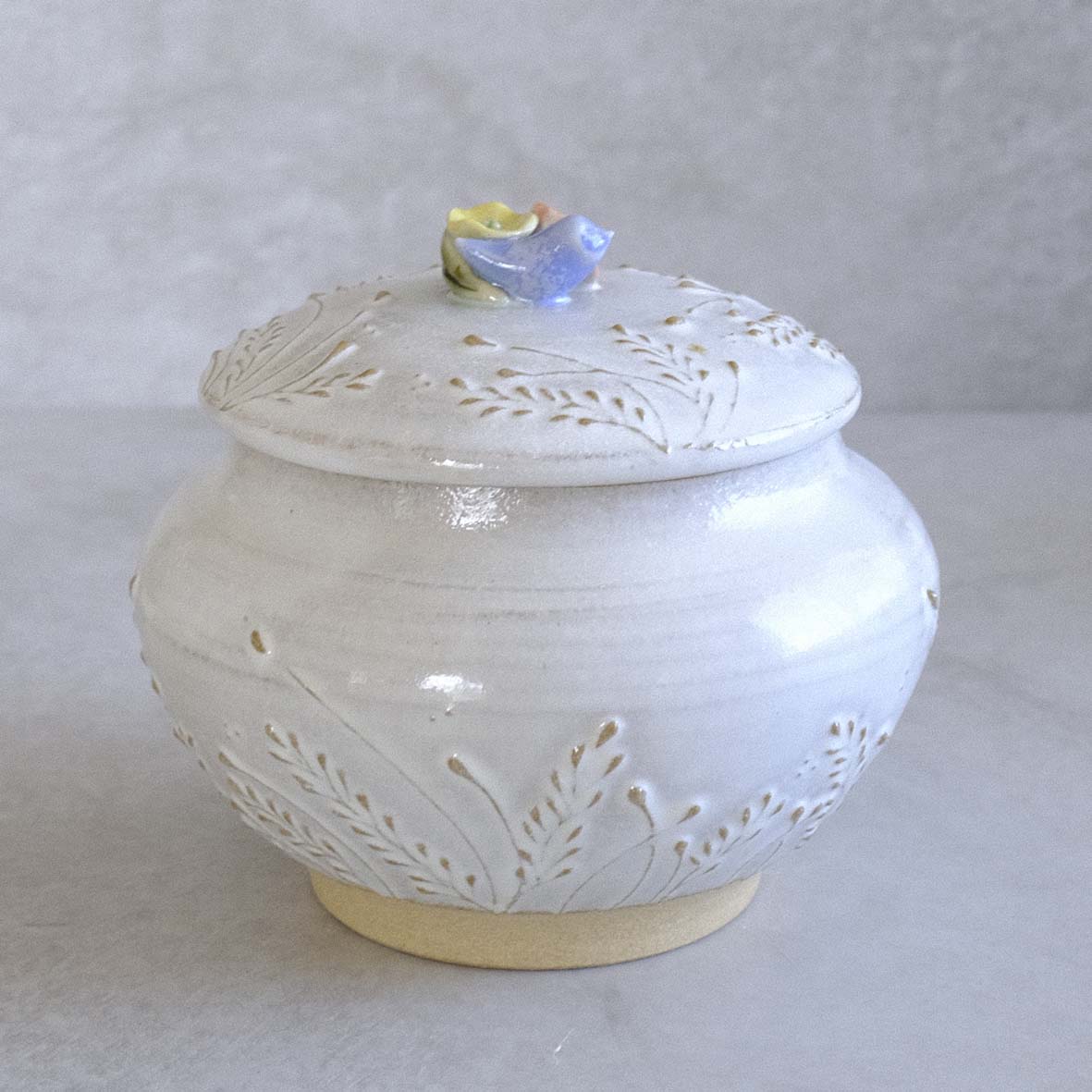 小鳥とお花の壷の画像