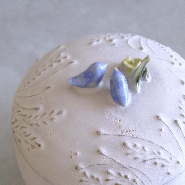 小鳥とお花の壷の画像