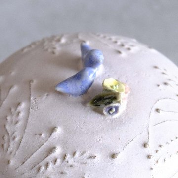小鳥とお花の壷の画像