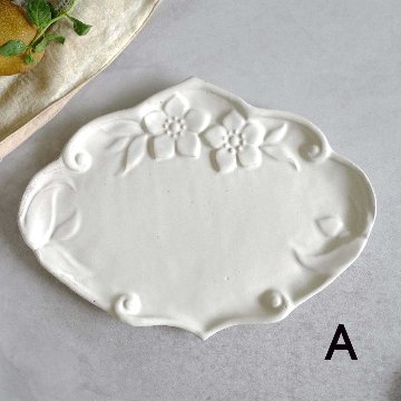 ｸﾘｽﾏｽﾛｰｽﾞ白（小）の画像