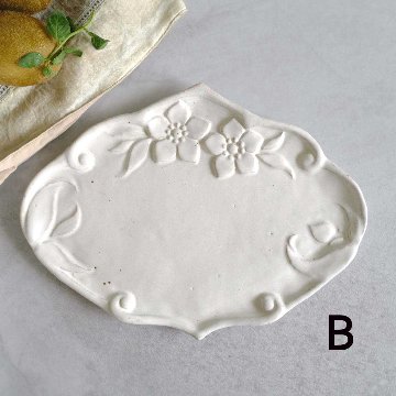 ｸﾘｽﾏｽﾛｰｽﾞ白（小）の画像