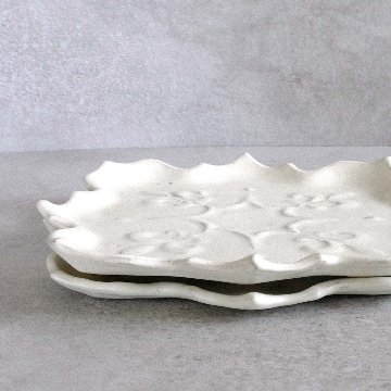 ユリ紋章平皿の画像