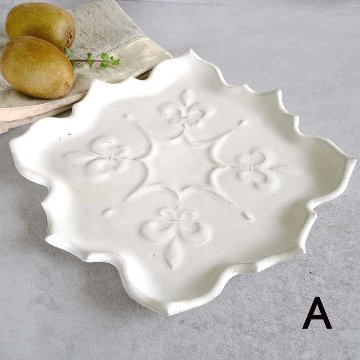 ユリ紋章平皿の画像