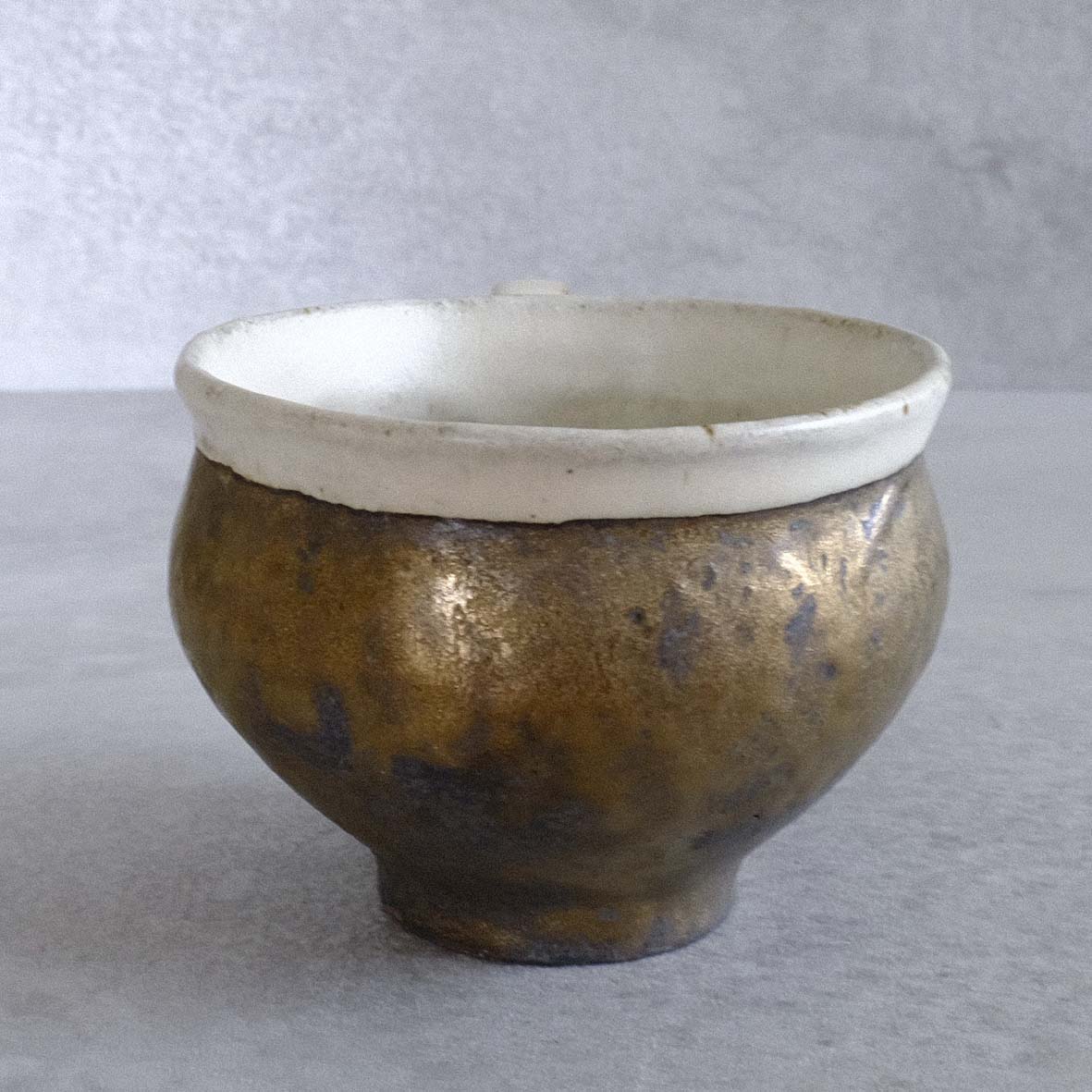 マンガン釉マグ内白の画像
