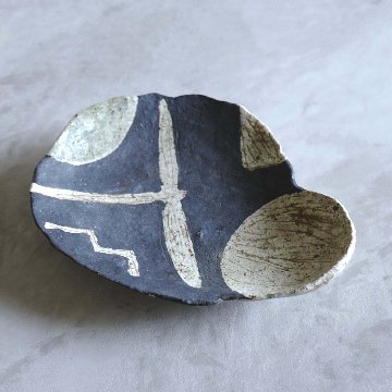 変形皿の画像