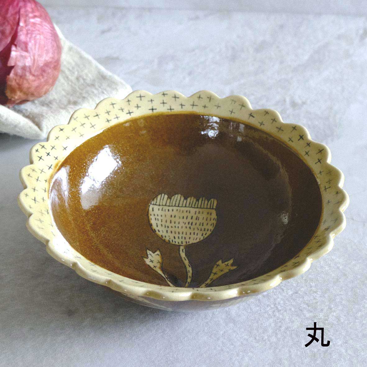 あめ釉フリル鉢の画像