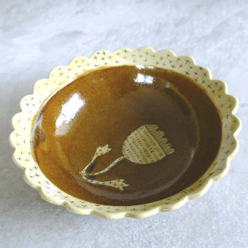 あめ釉フリル鉢の画像