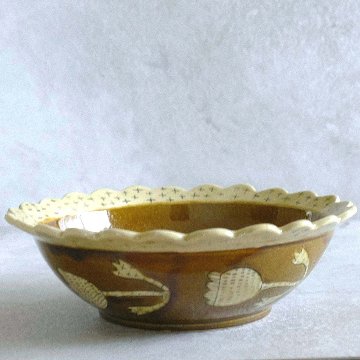 あめ釉フリル鉢の画像