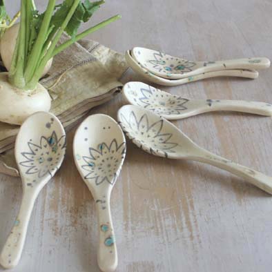 ヒグチユウコ 樋口ゆうこ 九谷焼箸置きさ9個さセット 通販】若手陶芸アーティストの店 陶工房