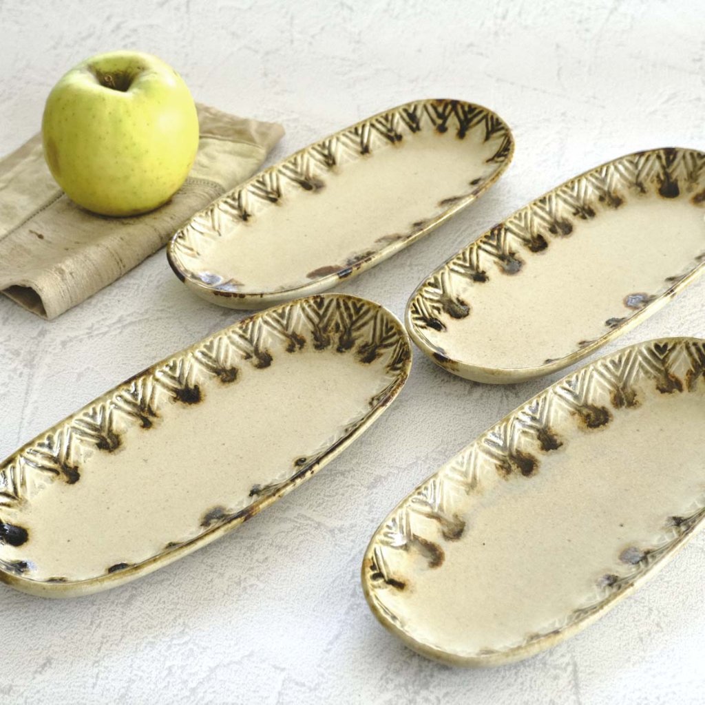 楕円長方皿の画像