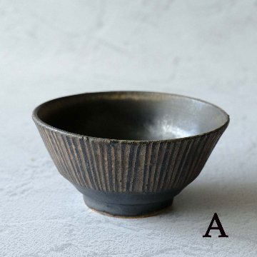 黒線紋小さな茶碗の画像