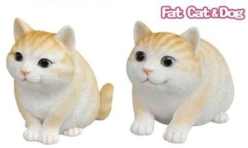 ファットキャット・お座り ファットキャット・伏せの画像