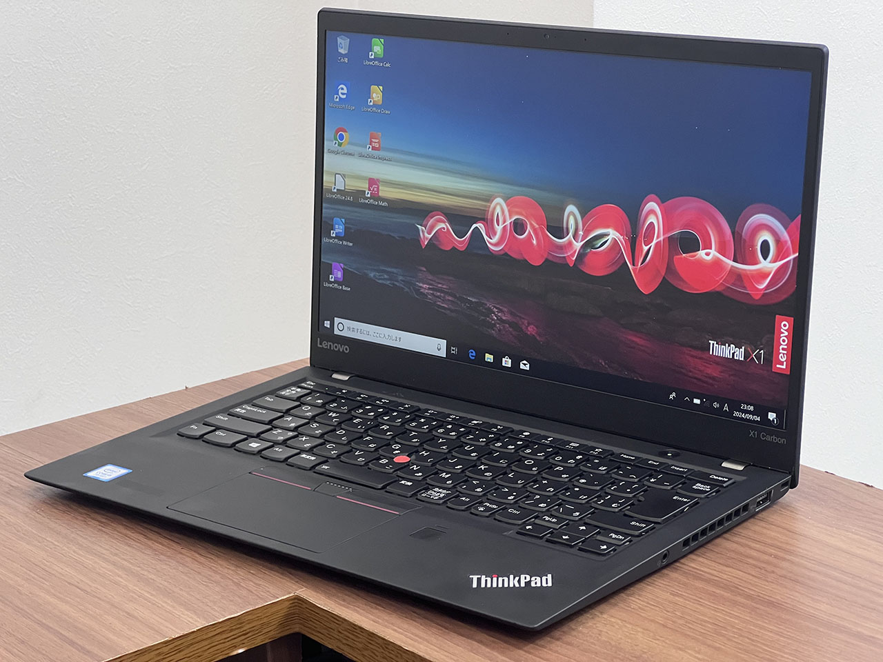 Lenovo ThinkPad X1 Carbon 5th 【i5-7200U(2.5GHz)/8GB/256GB SSD/Windows 10Pro】の画像