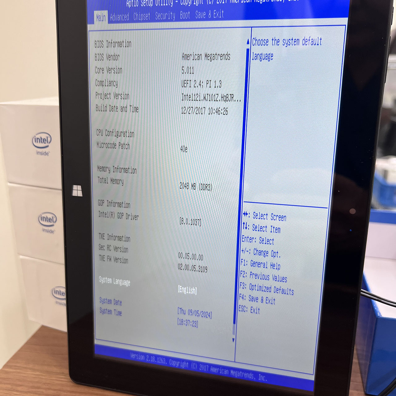 Geanee WDP-107-2G32G-CT-LTE Windowsタブレット（OSなし）の画像