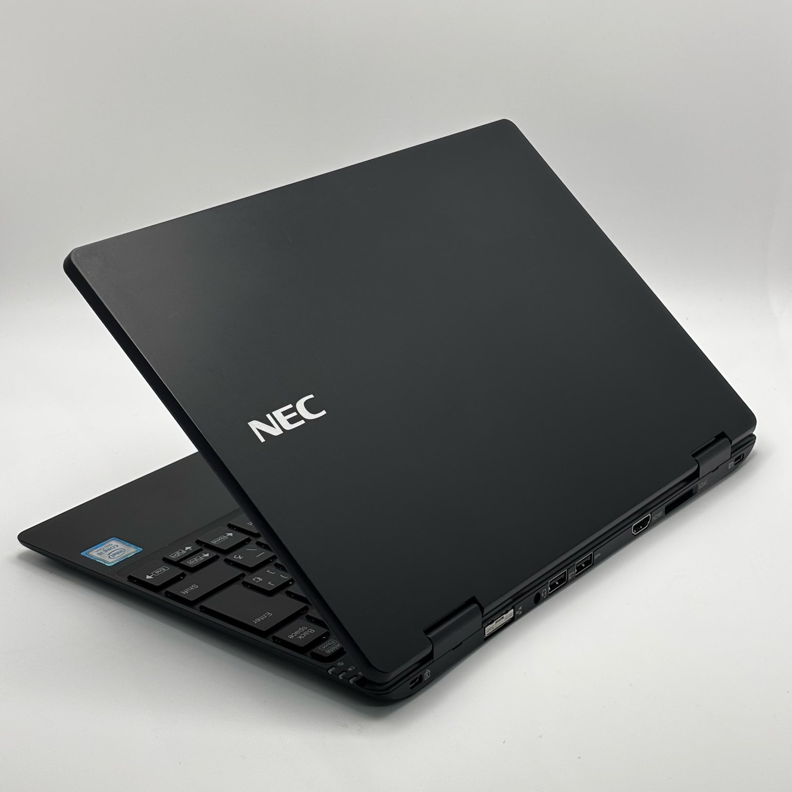 NEC VersaPro PC-VKT13HZG4 【i5-8200Y(1.30GHz)/8GB/256GB SSD/Windows 11 Pro】の画像