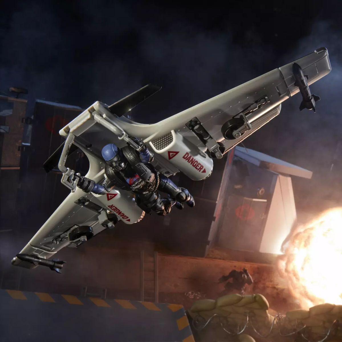 G.I. Joe Classified Series Cobra Cobra Pilot & Cobra C.L.A.W. (Covert Light Aerial Weapon)(162)の画像
