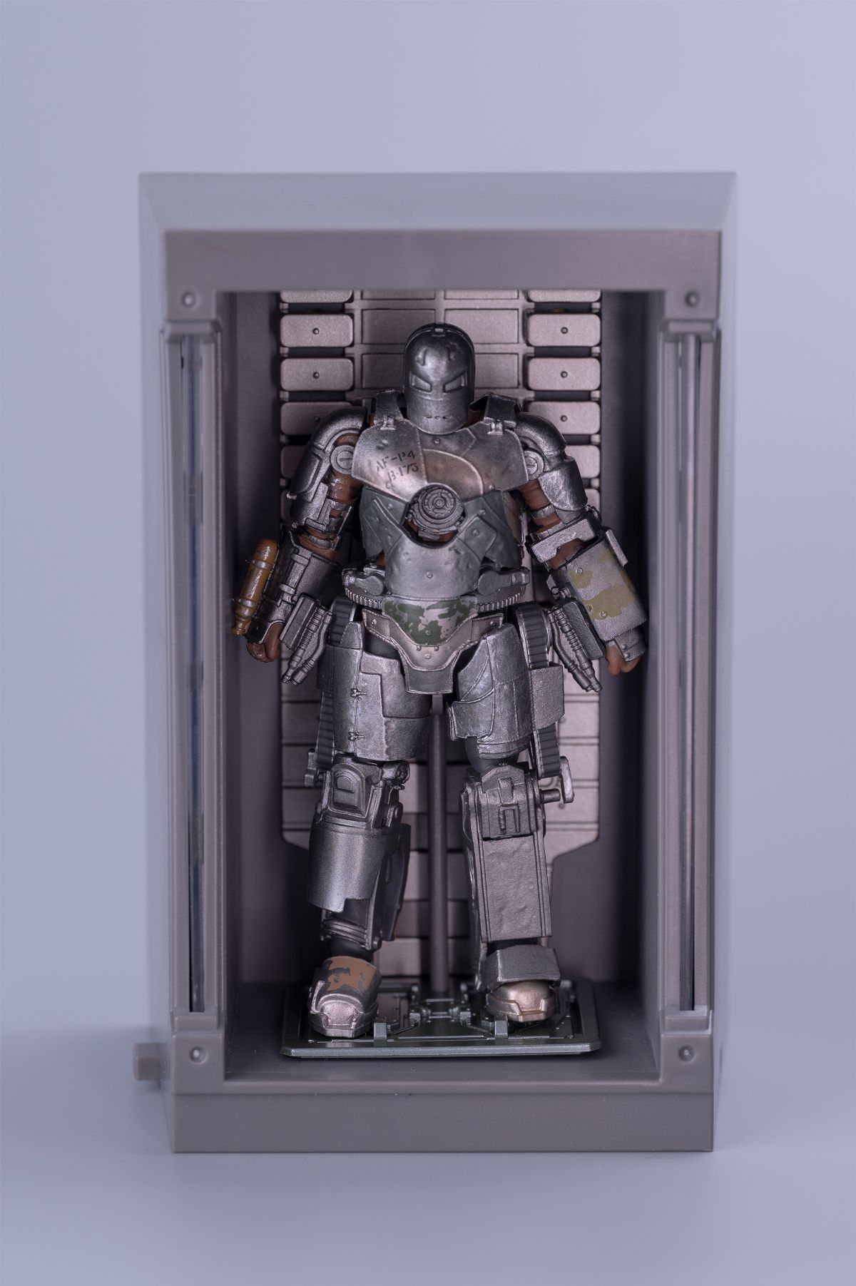 4インチ アイアンマン+ホール・オブ・アーマーセット MK1の画像