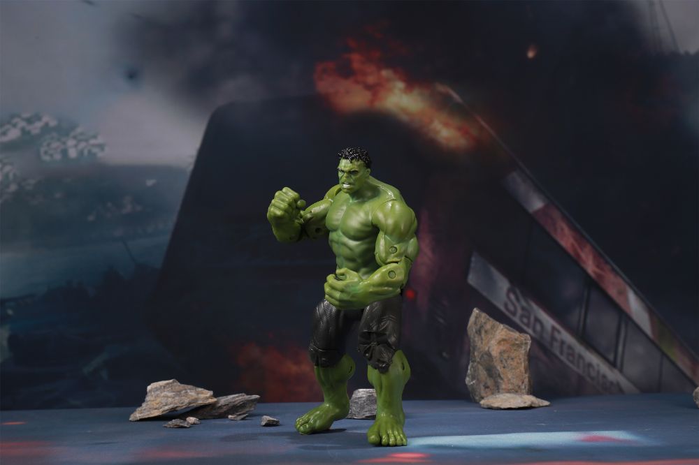 ハルク(ライトスタンド付き)の画像