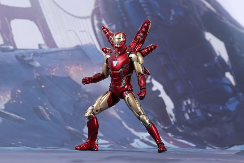 アイアンマン MK85(ライトスタンド付き)の画像