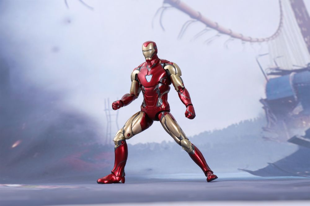 アイアンマン MK85(ライトスタンド付き)の画像