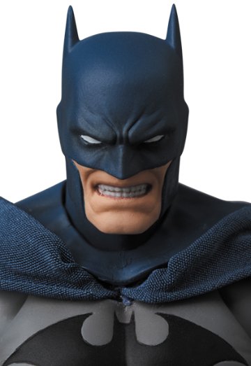 MAFEX BATMAN HUSHの画像