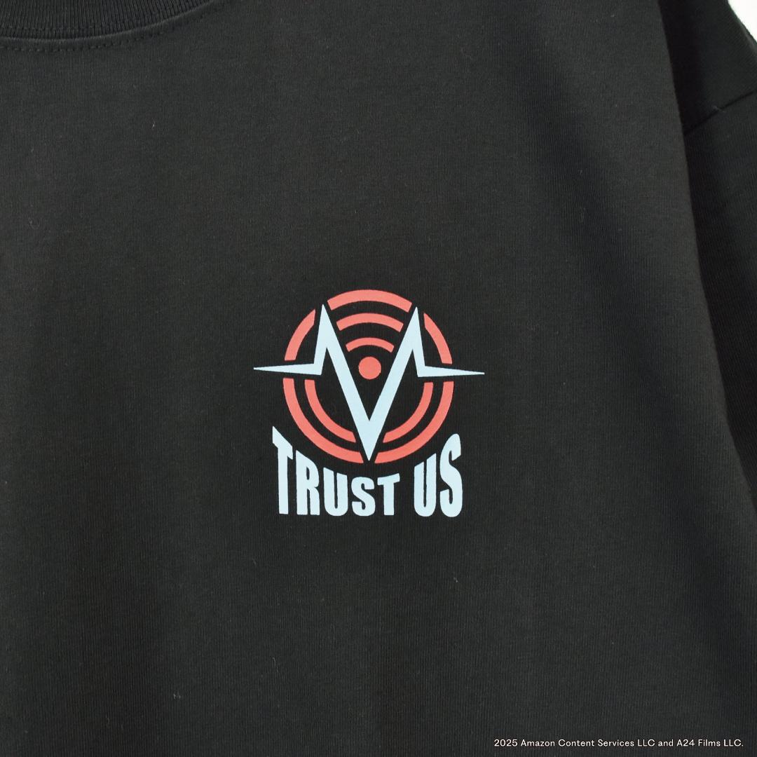 Hazbin Hotel ハズビンホテル  シーズン１ TRUST US 半袖Tシャツ 黒 裏面ビッグプリント有りの画像