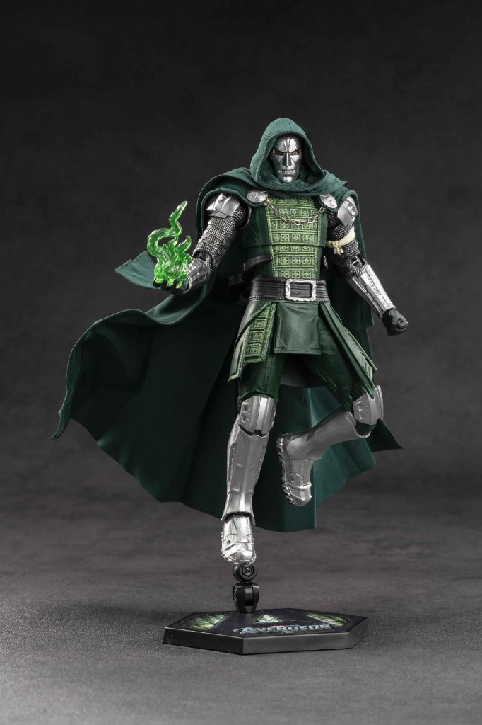 ドゥームズデイ ―― Dr.ドゥーム(ドクター・ドゥーム) Xシリーズ 7インチ アクションフィギュアの画像