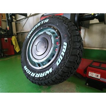 200系ハイエース レジアスエース タイヤホイールセット 16インチ SwaGGer スワッガー MONSTA MUDWARRIOR 215/70R16 ホワイトレターの画像