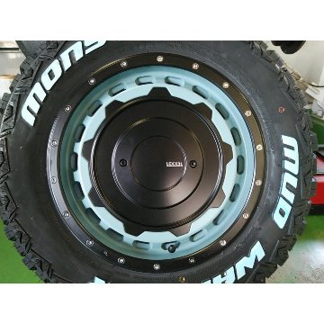 200系ハイエース レジアスエース タイヤホイールセット 16インチ SwaGGer スワッガー MONSTA MUDWARRIOR 215/70R16 ホワイトレターの画像