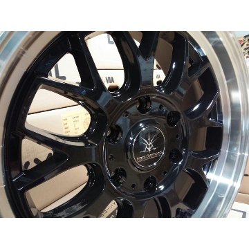 車検対応 200系ハイエース レジアスエース タイヤホイールセット 17インチ BD00 オーレンカウンター 215/60R17の画像