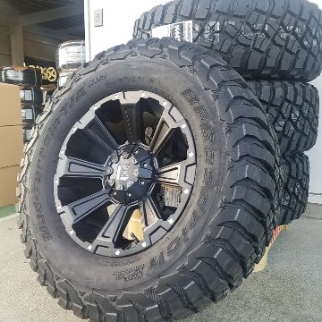 プラド ハイラックス FJ H3 タイヤホイールセット 17インチ DeathRock BF Goodrich KM3 265/65RR17 265/70R17 285/70R17の画像