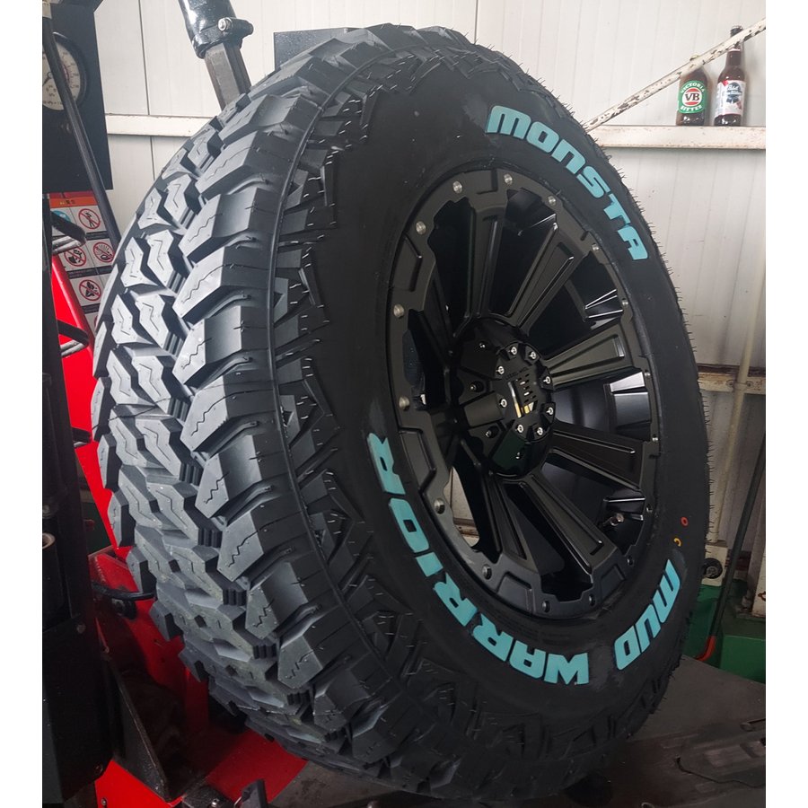 プラド ハイラックス FJ H3 タイヤホイールセット 17インチ DeathRock MONSTA マッドテレン 265/65R17 265/70R17の画像